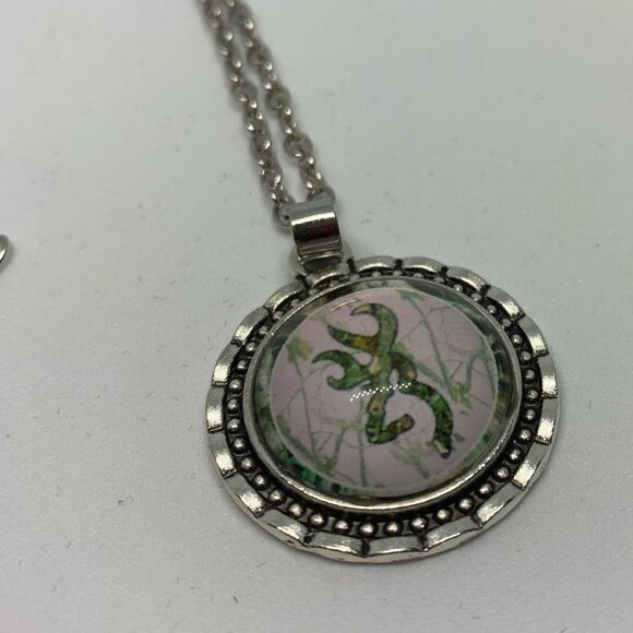 (U1) Browning Buck Necklace - Picture 2 of 5